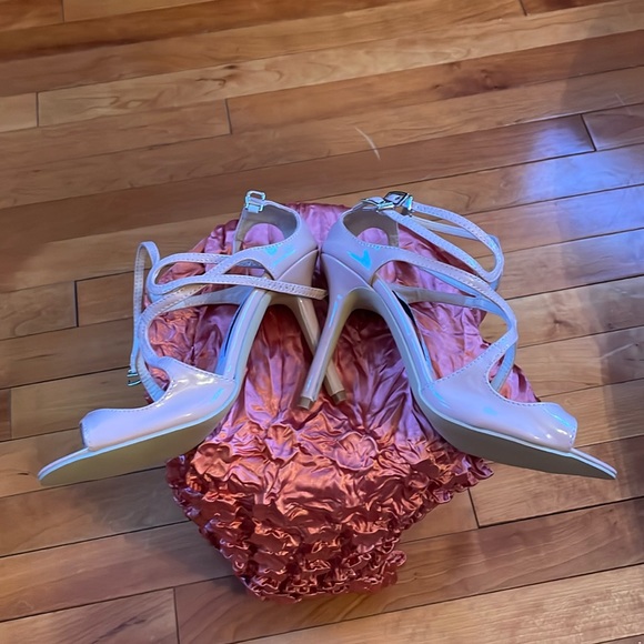 JIMMY CHOO ~ Lang Patent Leather Strappy Sandals - Size 37 - Picture 5 of 7